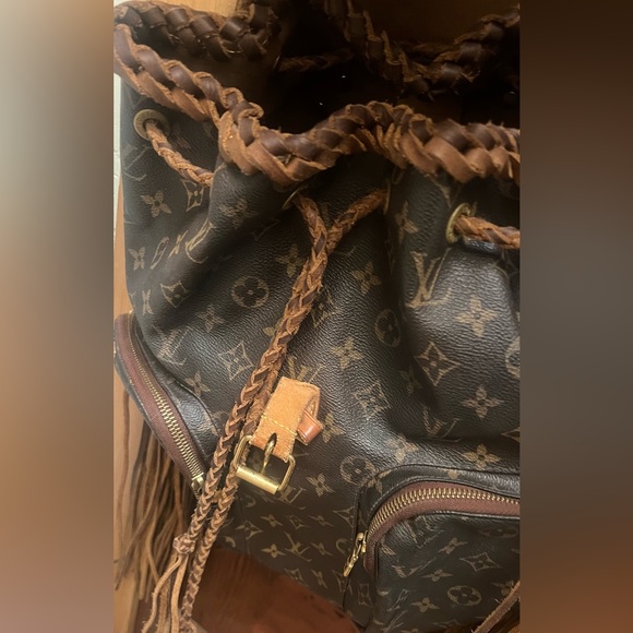 Revamped lv backpack - Picture 5 of 14